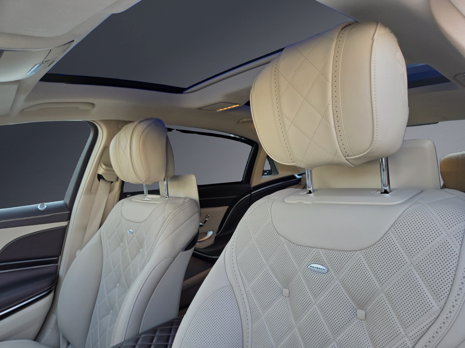 MERCEDES-BENZ S 560 Maybach 4Matic-image-7