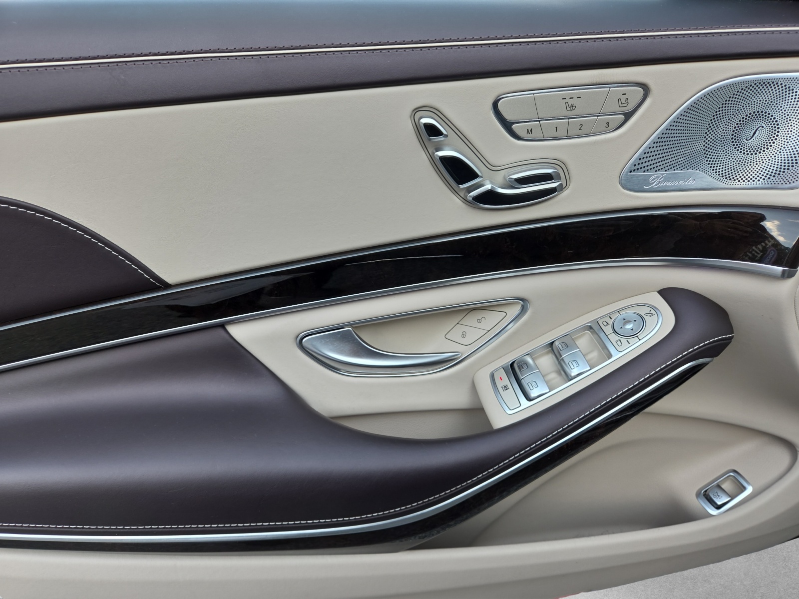 MERCEDES-BENZ S 560 Maybach 4Matic-image-8