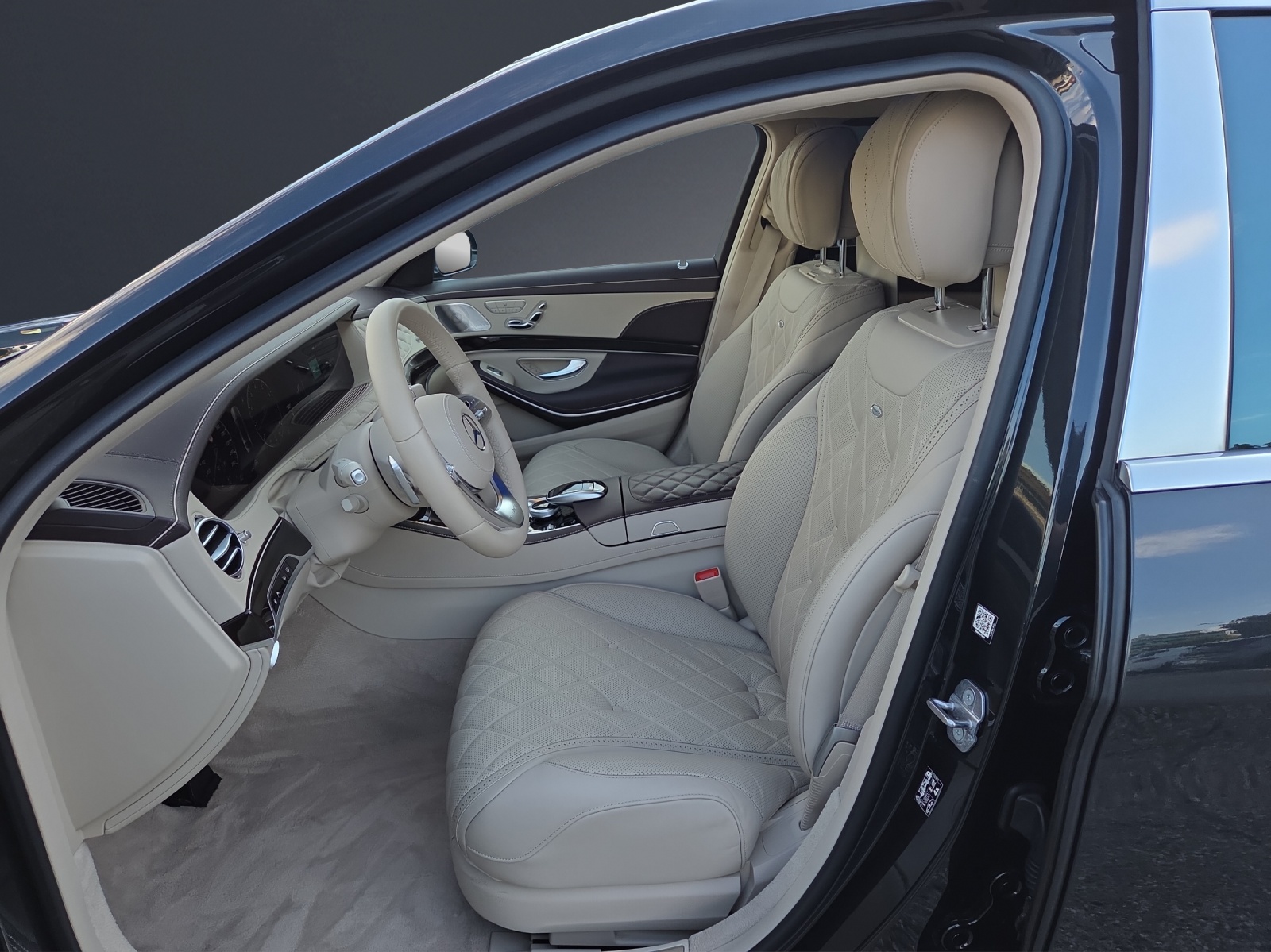 MERCEDES-BENZ S 560 Maybach 4Matic-image-6