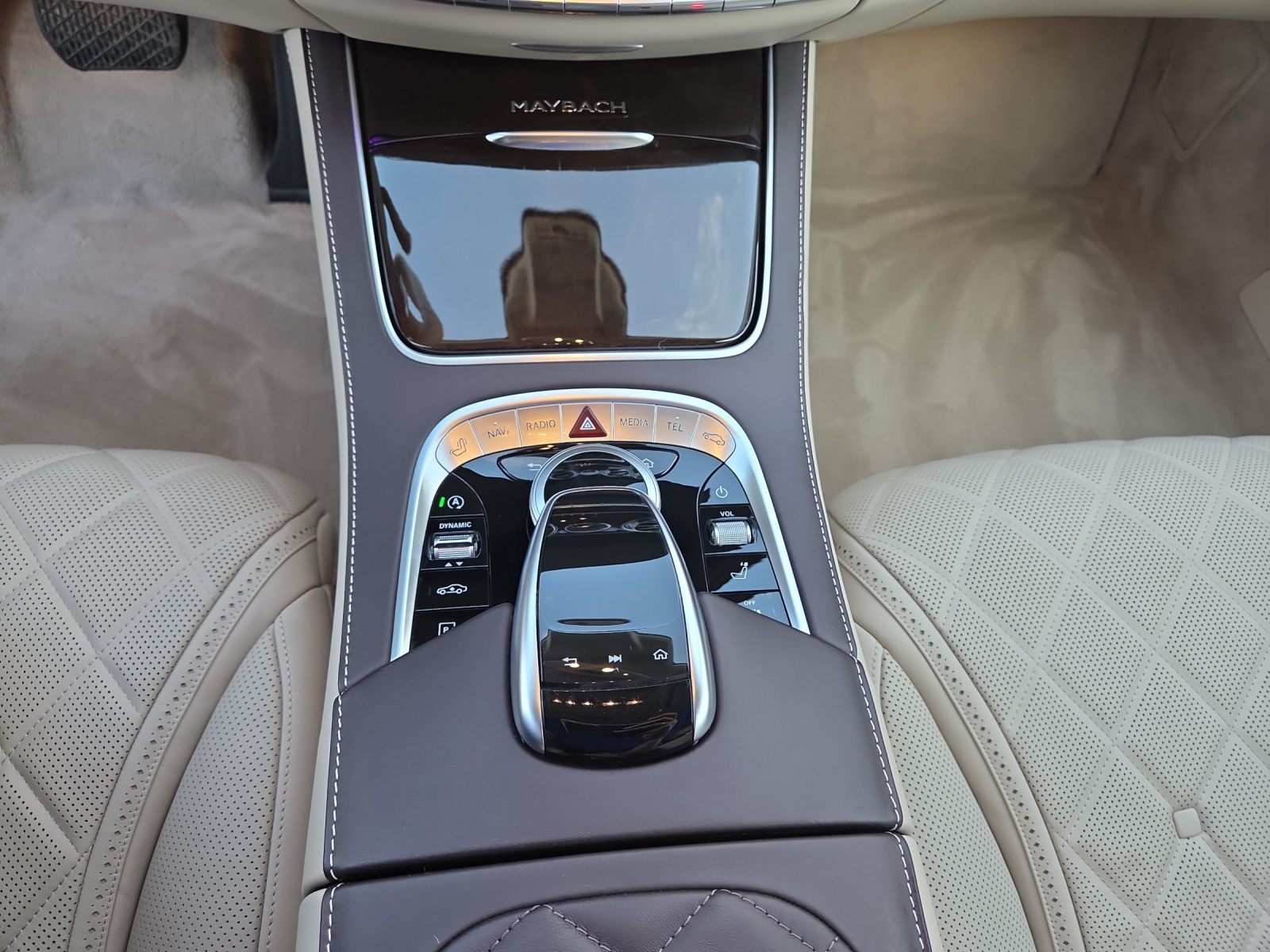MERCEDES-BENZ S 560 Maybach 4Matic-image-17