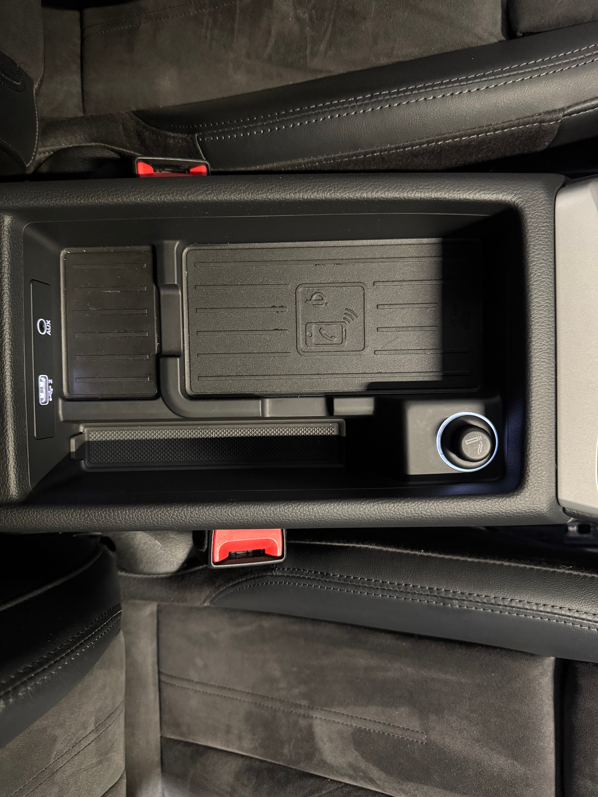 AUDI A4 Avant 40 TDI Sport Attraction quattro S-tronic (19)-image-17
