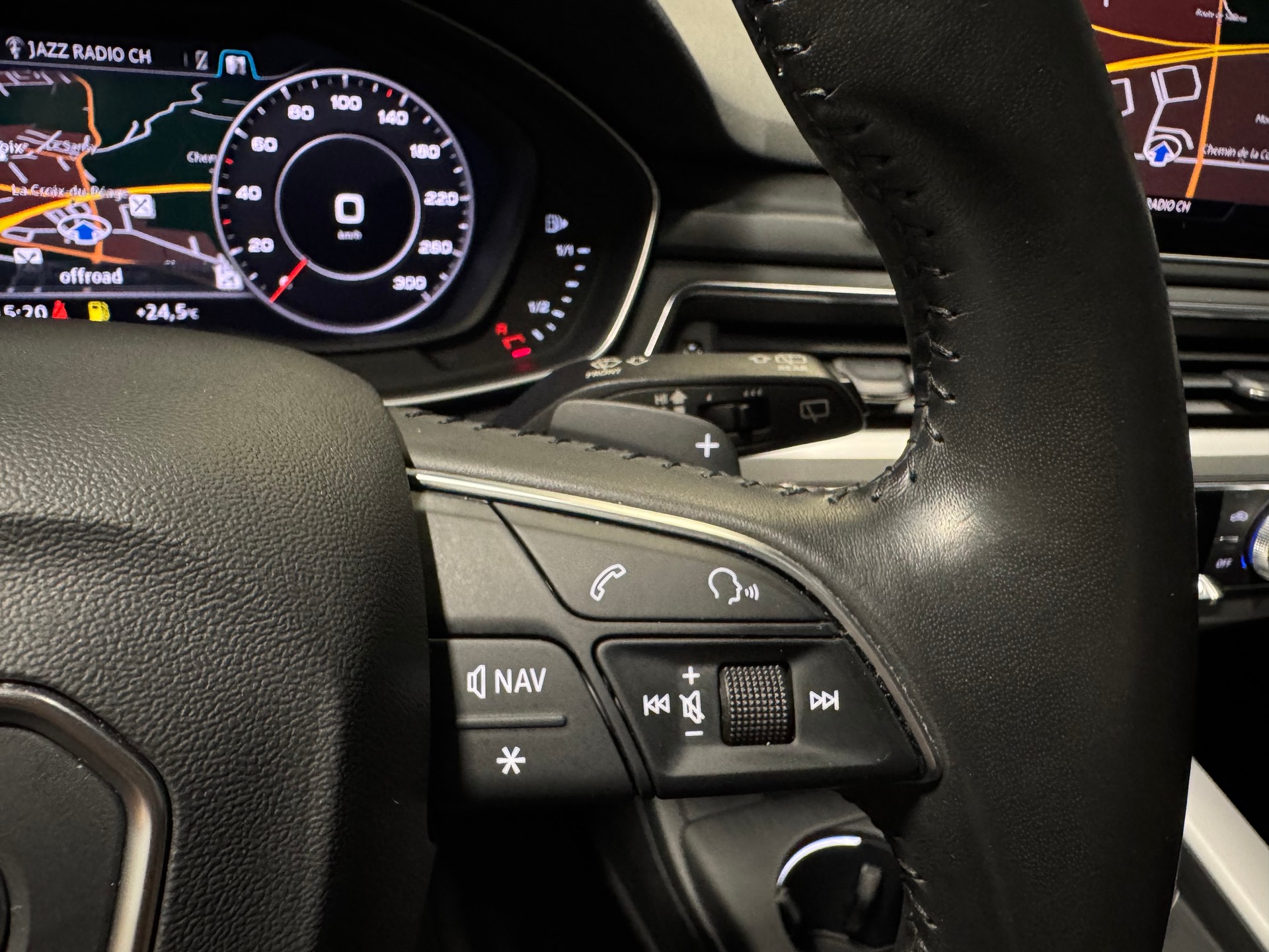 AUDI A4 Avant 40 TDI Sport Attraction quattro S-tronic (19)-image-11