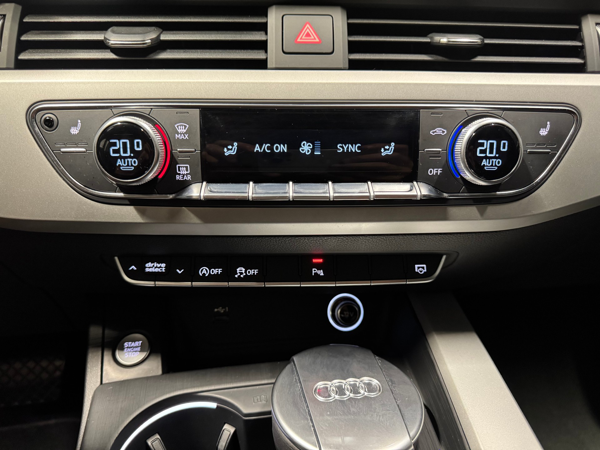 AUDI A4 Avant 40 TDI Sport Attraction quattro S-tronic (19)-image-15
