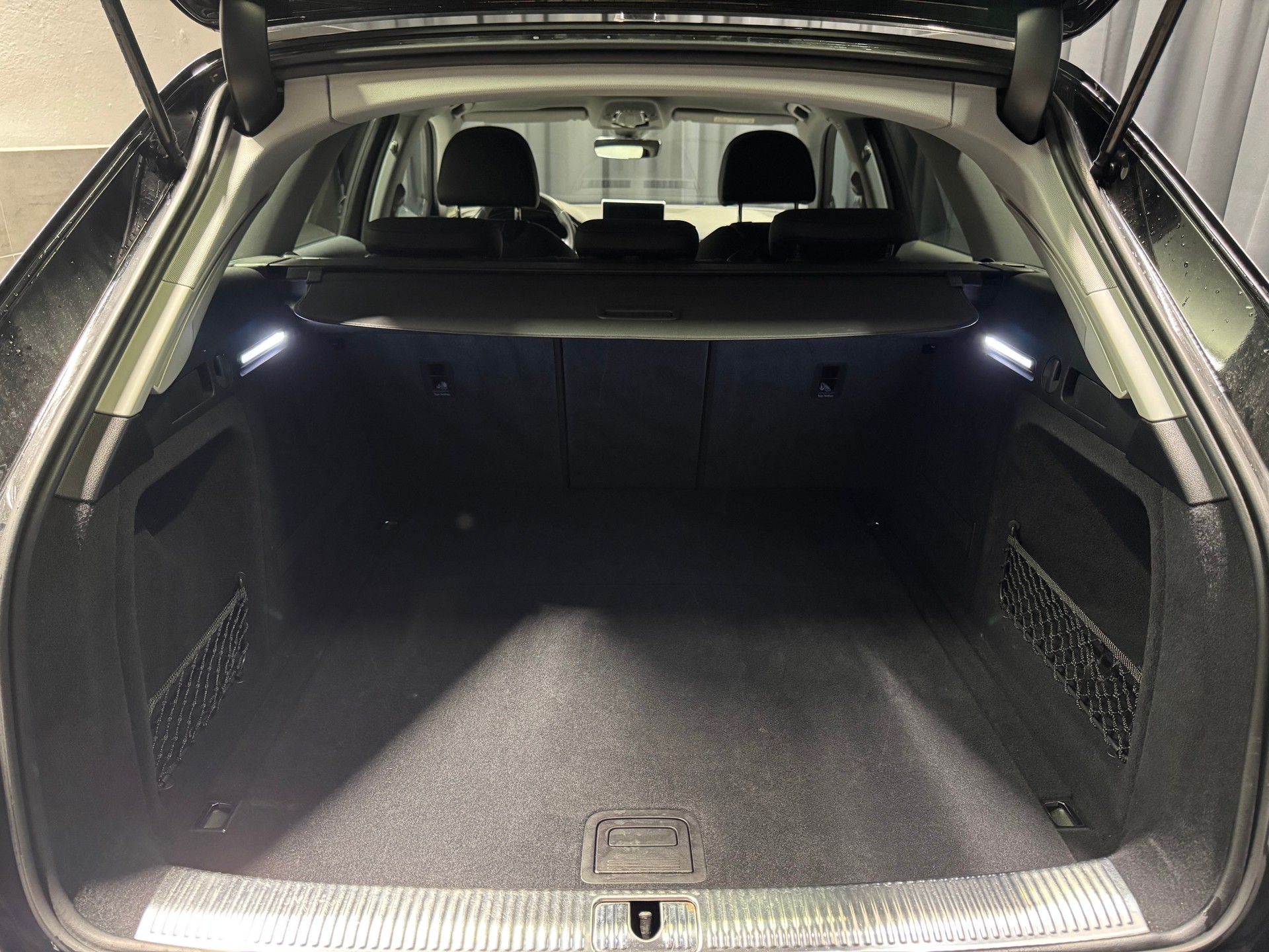 AUDI A4 Avant 40 TDI Sport Attraction quattro S-tronic (19)-image-21