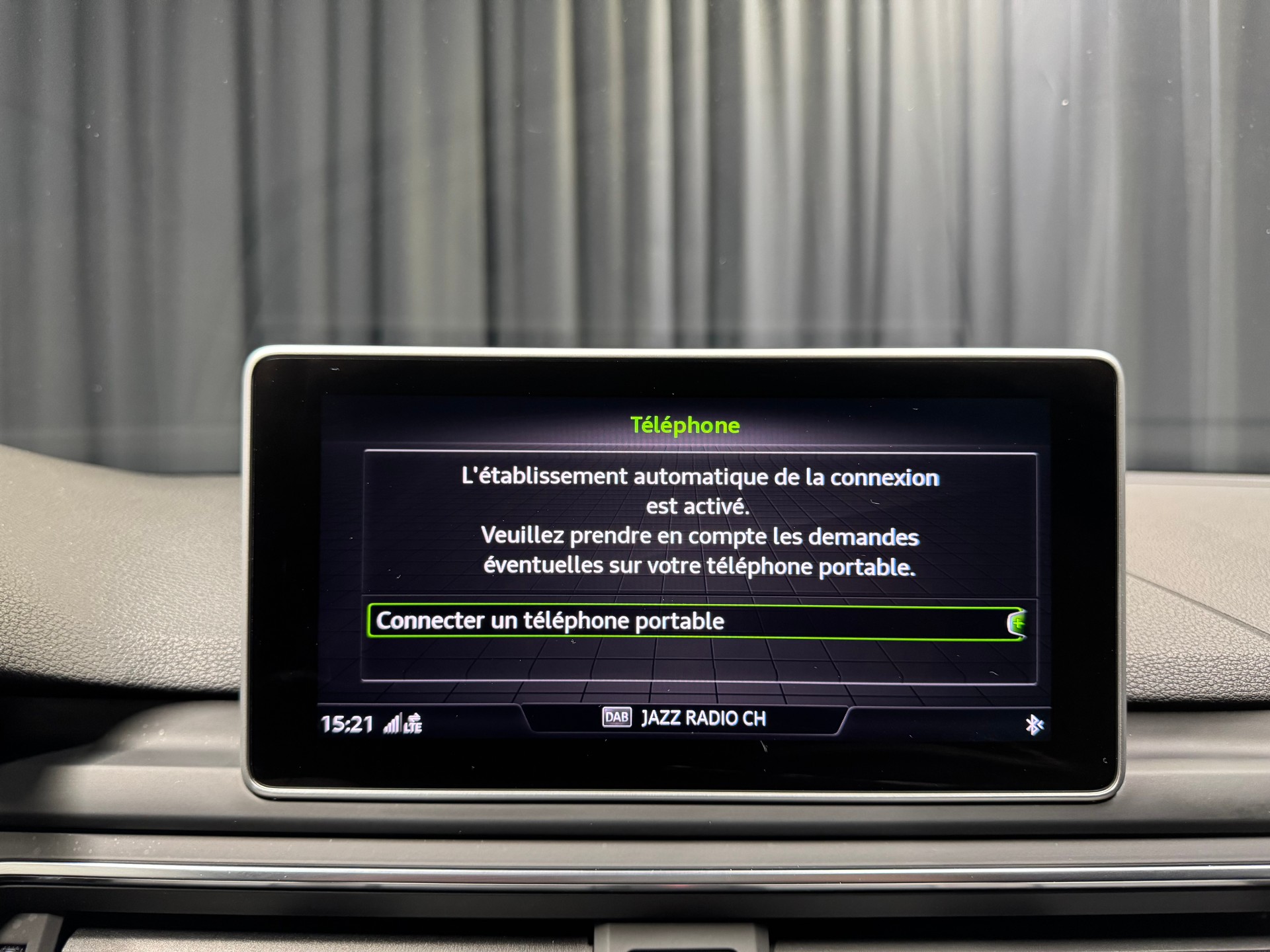 AUDI A4 Avant 40 TDI Sport Attraction quattro S-tronic (19)-image-14