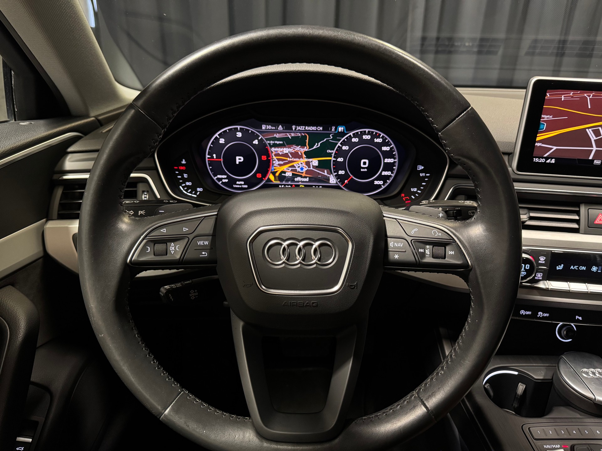 AUDI A4 Avant 40 TDI Sport Attraction quattro S-tronic (19)-image-9