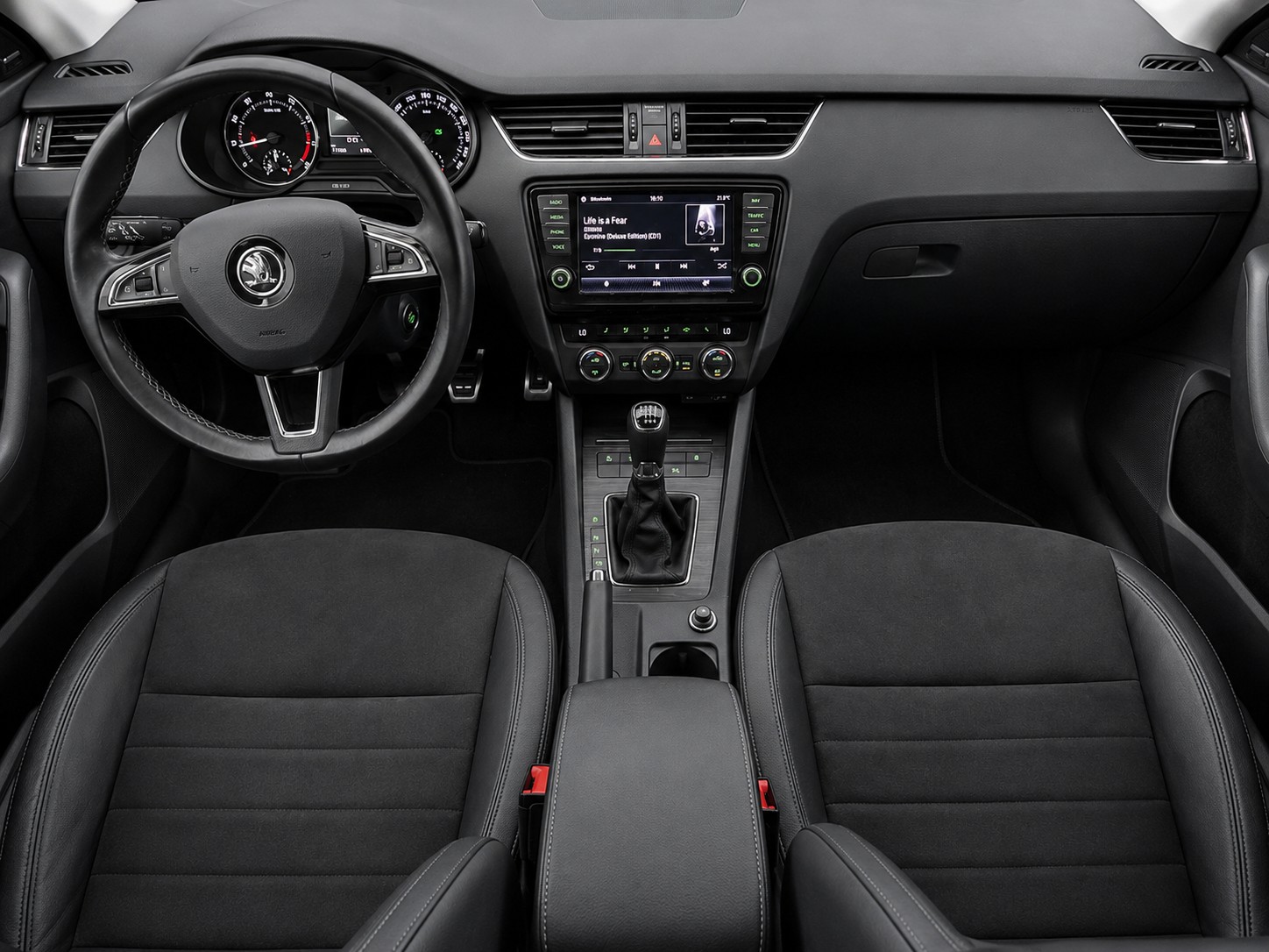 SKODA Octavia Combi 1.8 TSI Scout 4x4 DSG-image-9