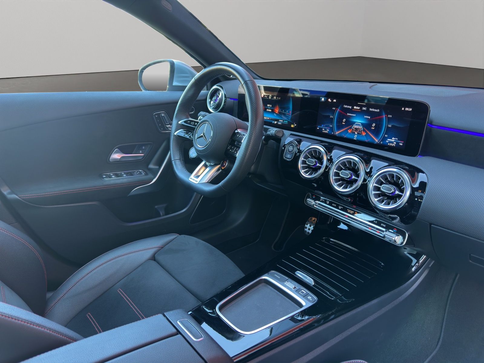 MERCEDES-BENZ A AMG 35 4Matic 8G-DCT-image-12