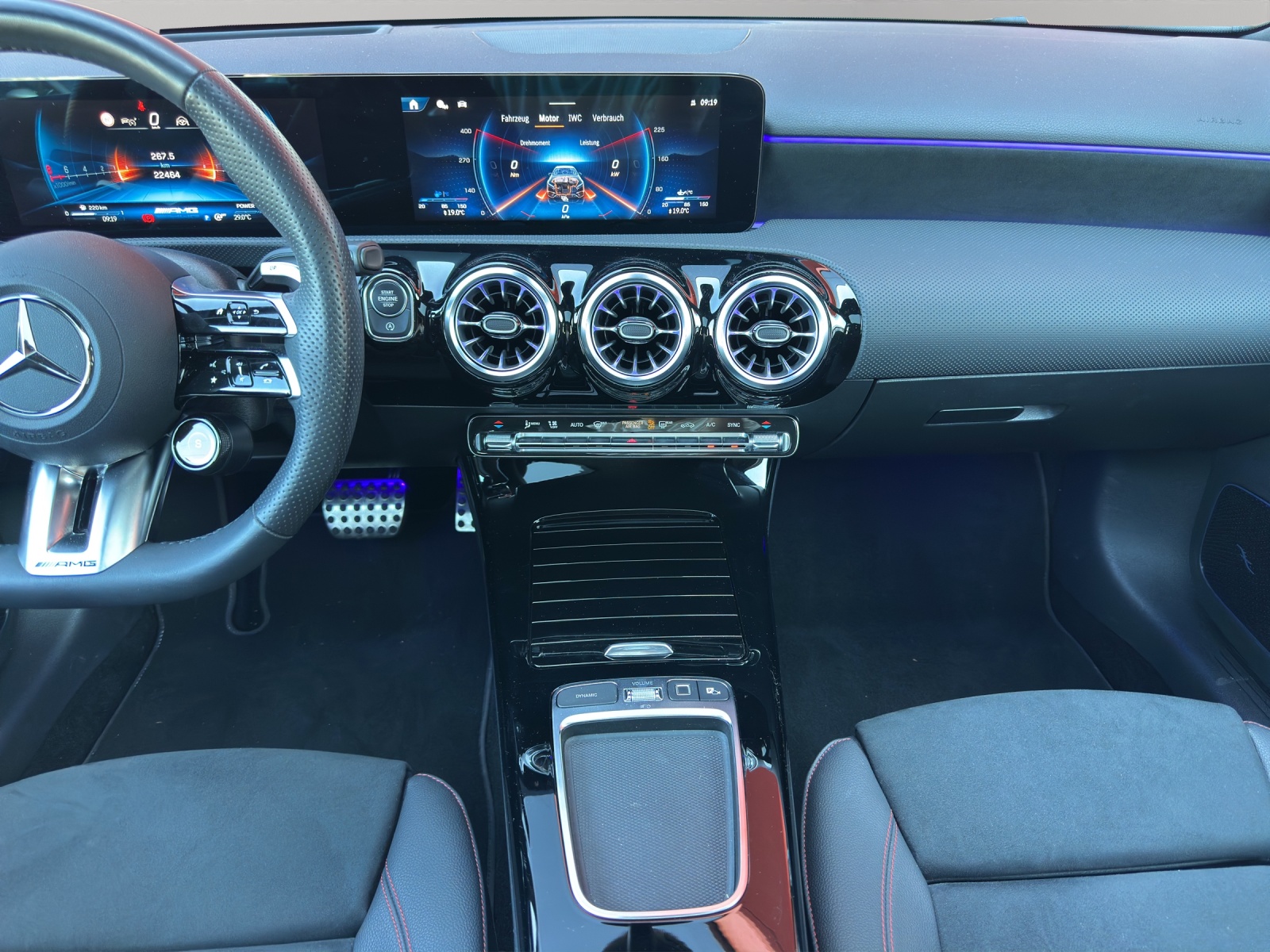 MERCEDES-BENZ A AMG 35 4Matic 8G-DCT-image-11