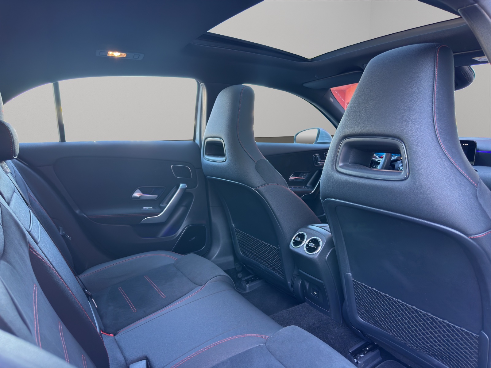 MERCEDES-BENZ A AMG 35 4Matic 8G-DCT-image-14