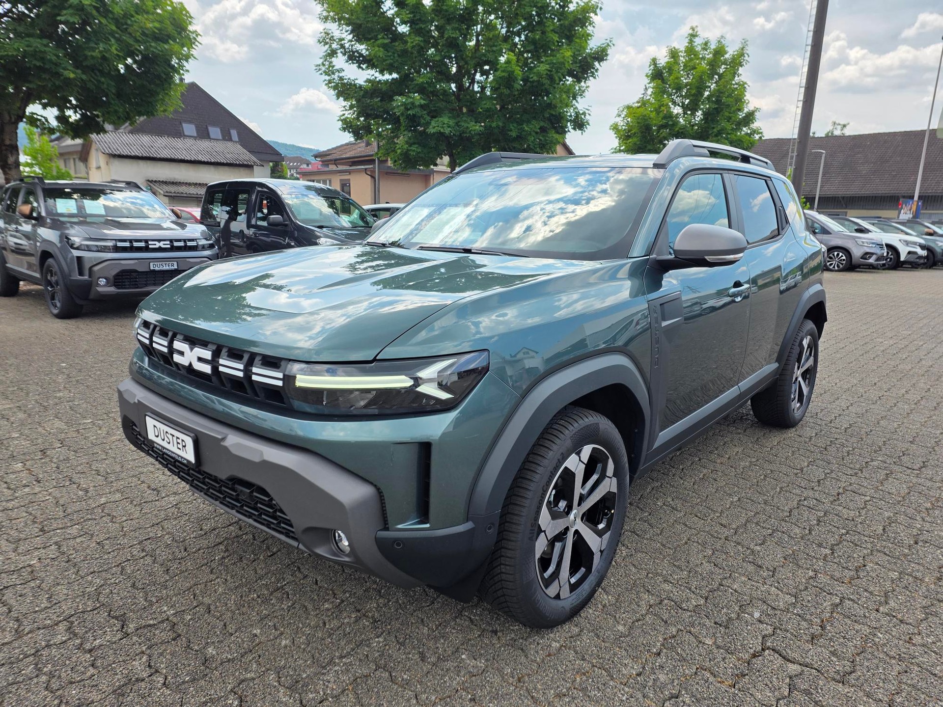 DACIA Duster 1.2 Hybrid Journey 4WD-image-0