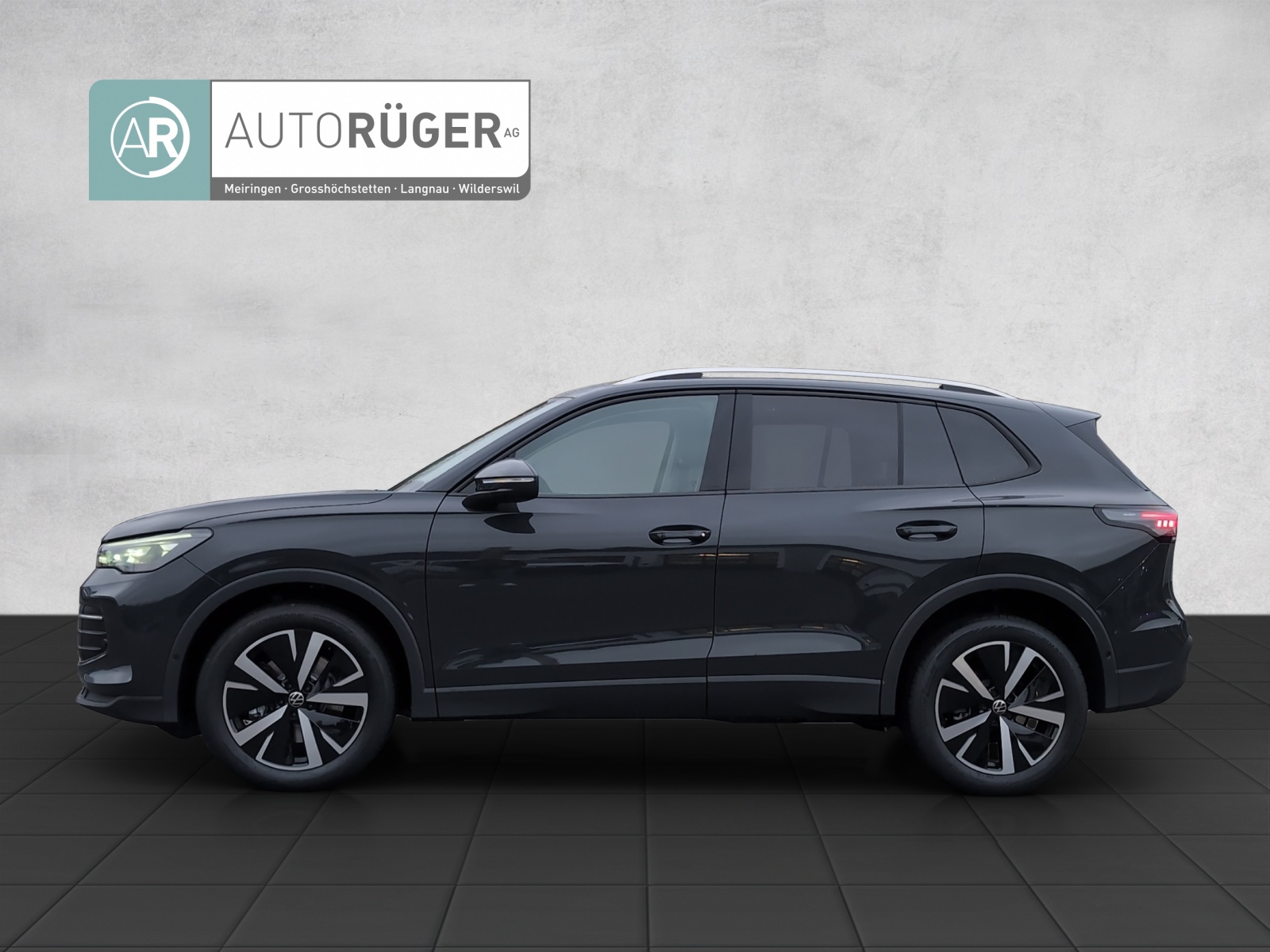 VW Tiguan 2.0 TSI United DSG 4Motion-image-2