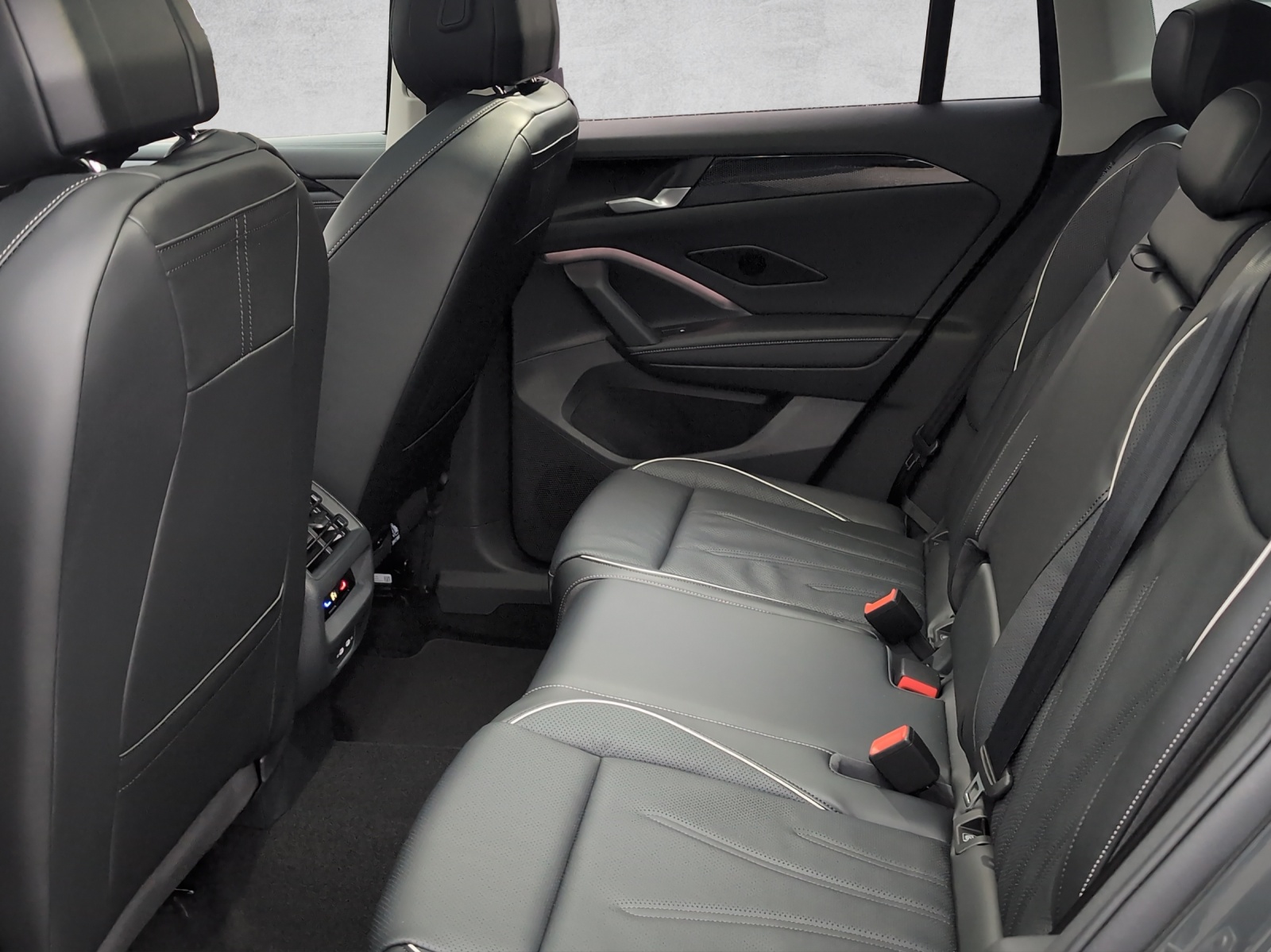 VW Tiguan 2.0 TSI United DSG 4Motion-image-9