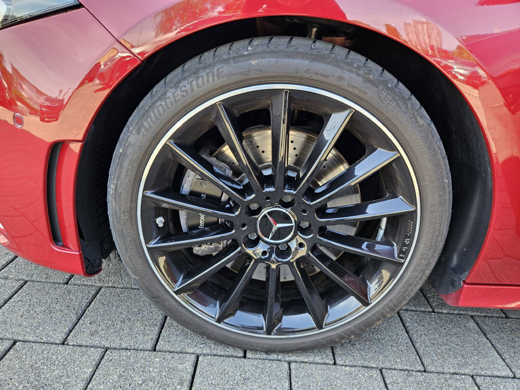 MERCEDES-BENZ A 250 4Matic AMG Line-image-7