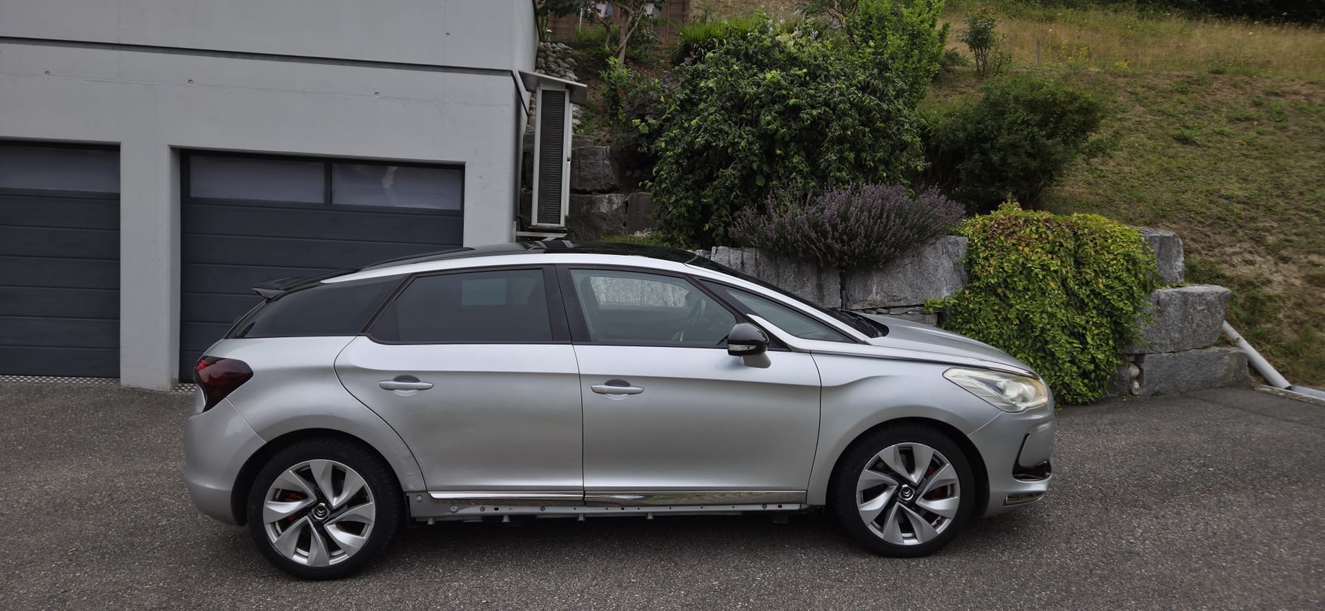 DS AUTOMOBILES DS5 1.6 Turbo Paris Rendez-vous-image-2