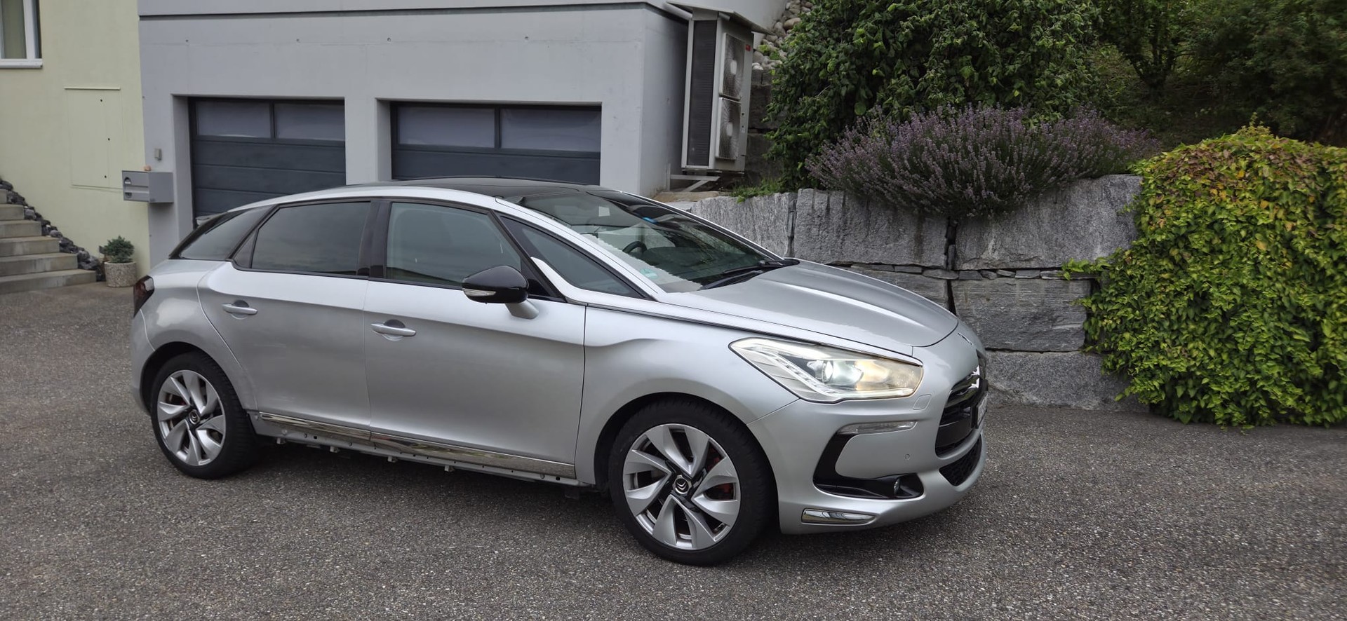 DS AUTOMOBILES DS5 1.6 Turbo Paris Rendez-vous-image-1