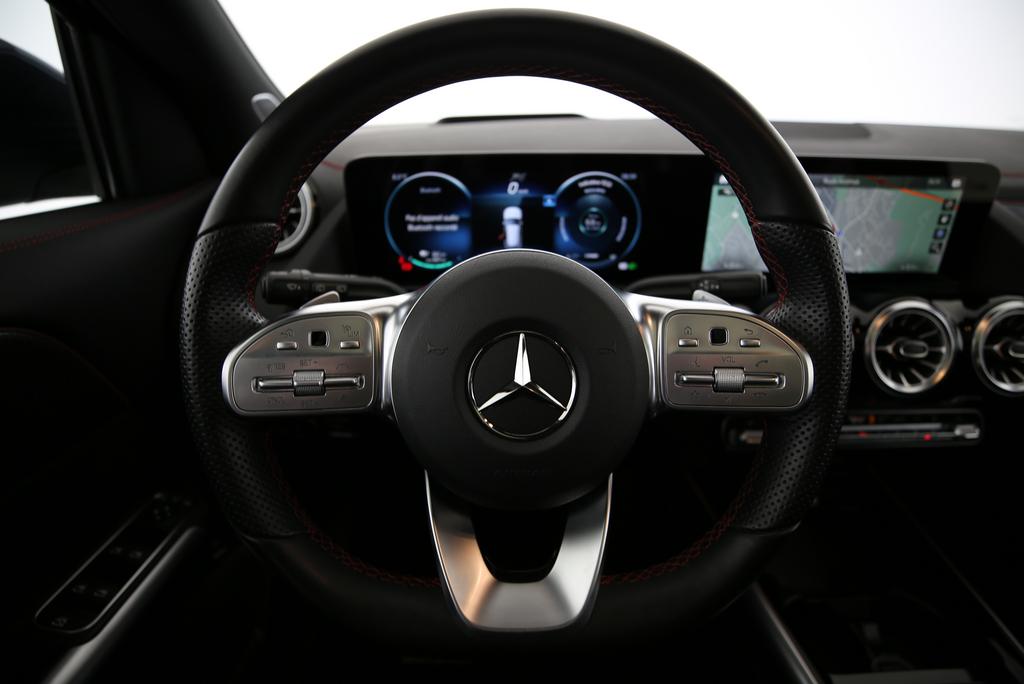 MERCEDES-BENZ EQA 350 Swiss Star AMG Line 4matic-image-5