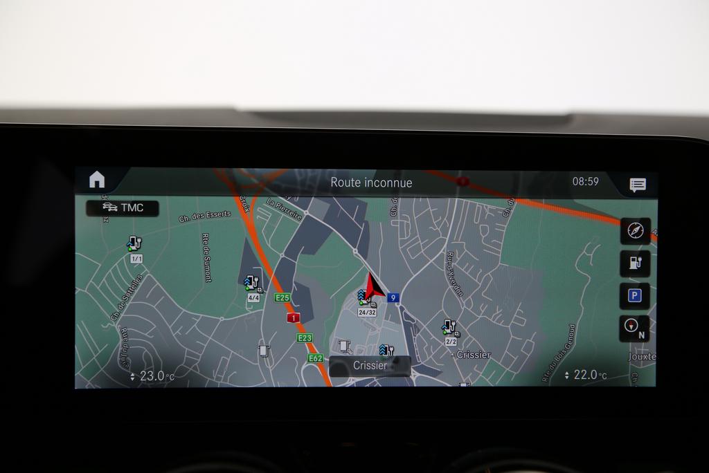 MERCEDES-BENZ EQA 350 Swiss Star AMG Line 4matic-image-6
