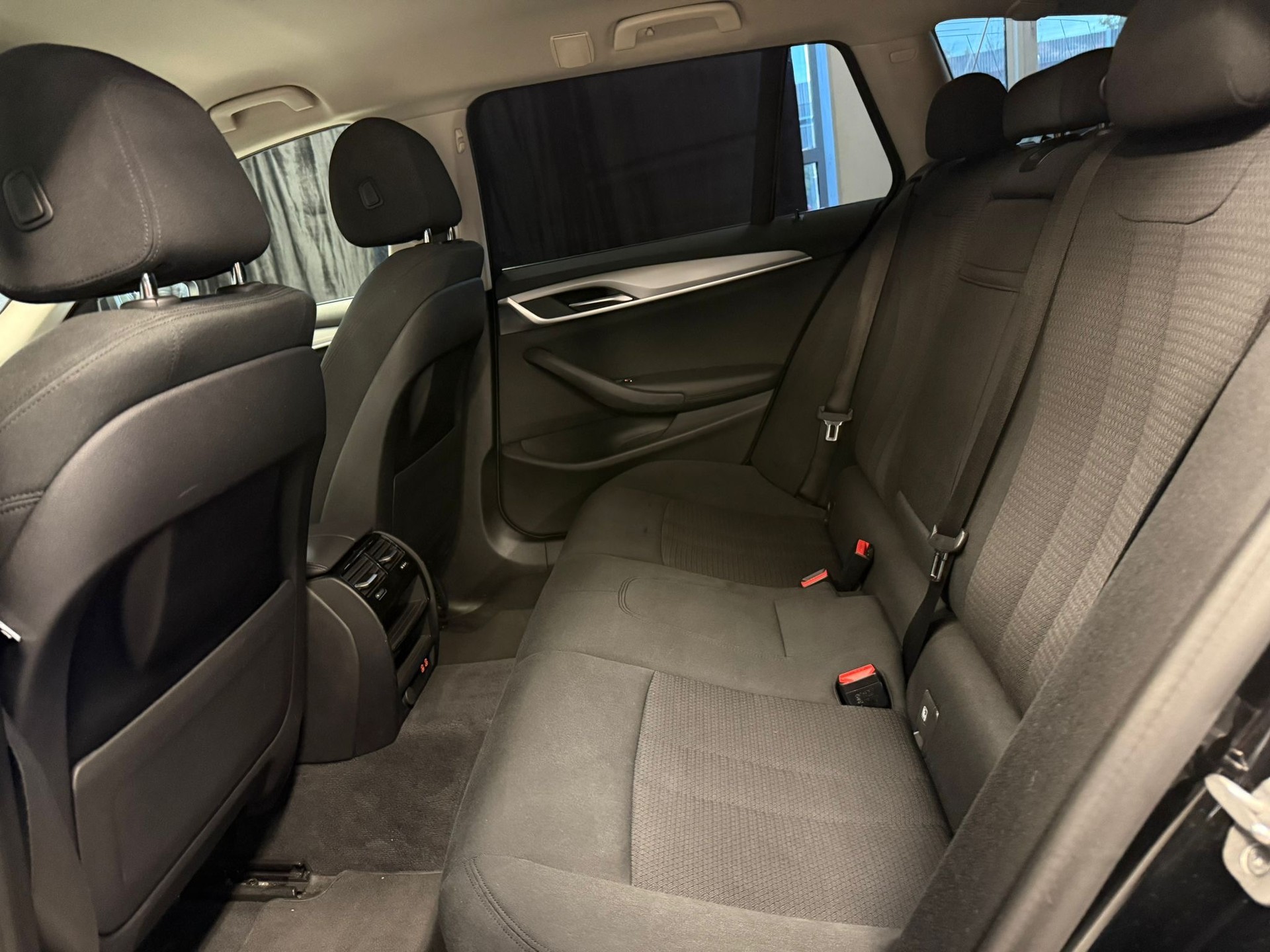 BMW 520d xDrive 48V Touring Steptronic-image-14