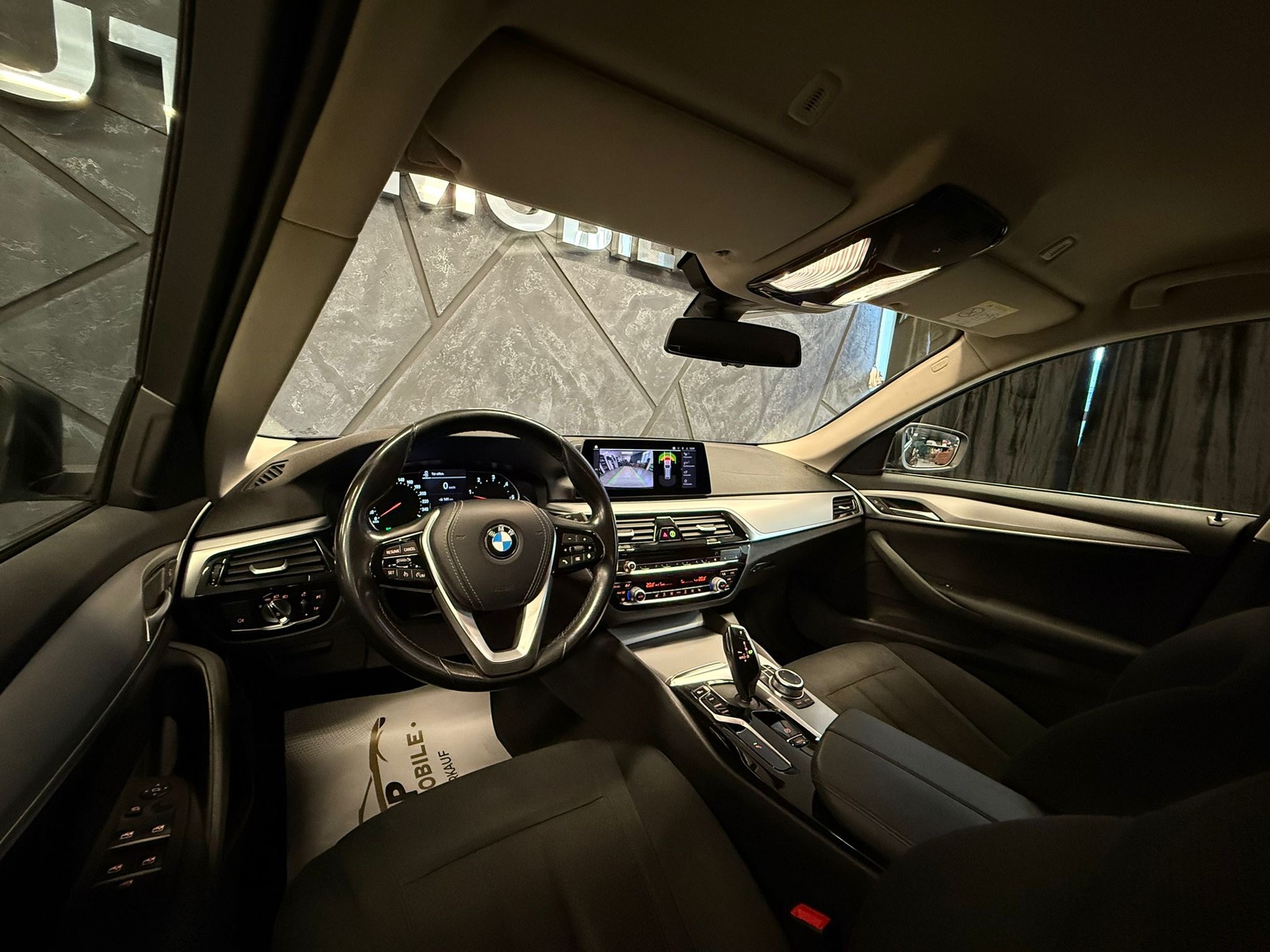 BMW 520d xDrive 48V Touring Steptronic-image-9