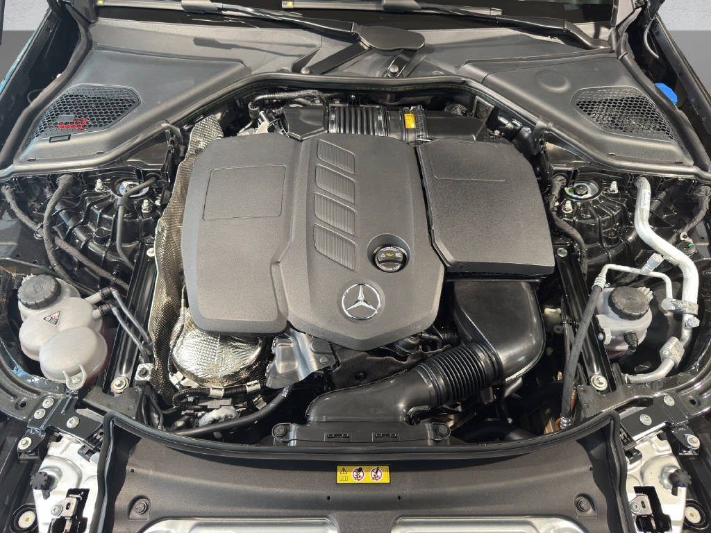 MERCEDES-BENZ E 220 d AMG Line Matic-image-8