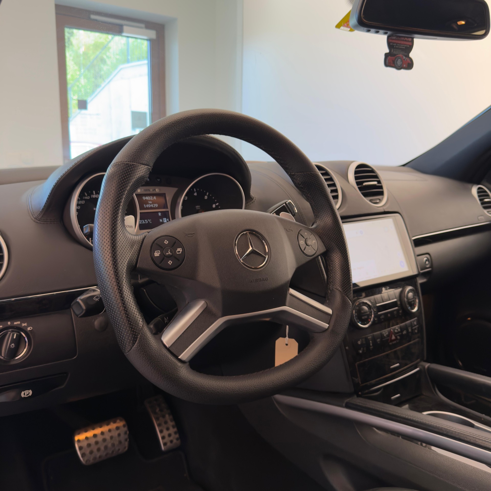 MERCEDES-BENZ ML 63 AMG 4Matic 7G-Tronic-image-7