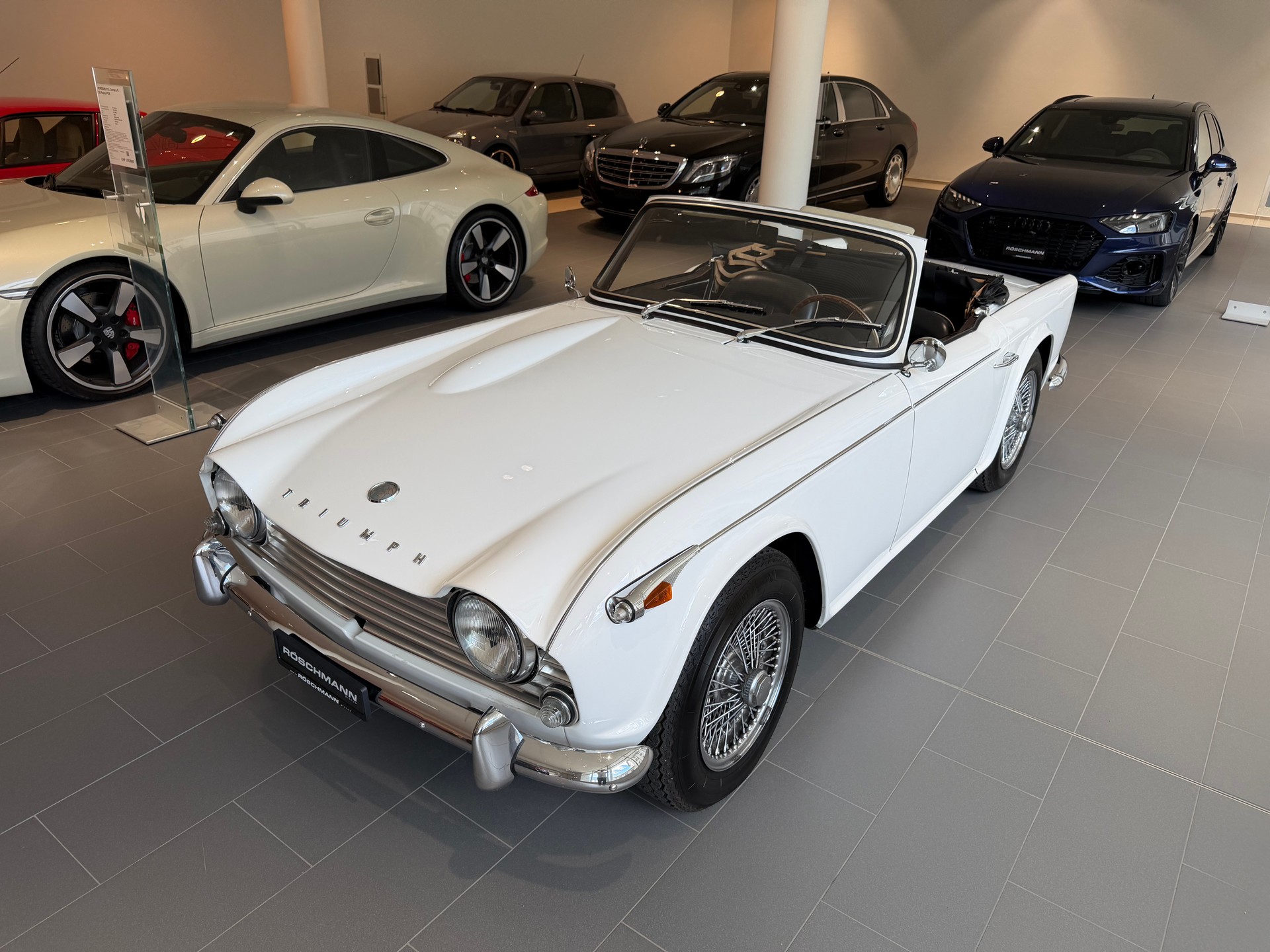 TRIUMPH Veteranenfahrzeug-showroom-element-2