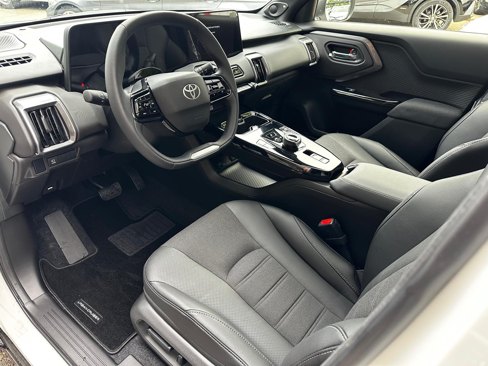 TOYOTA Urban Cruiser Premium AWD-image-8