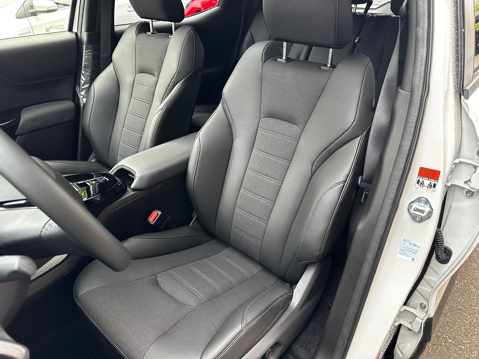 TOYOTA Urban Cruiser Premium AWD-image-9