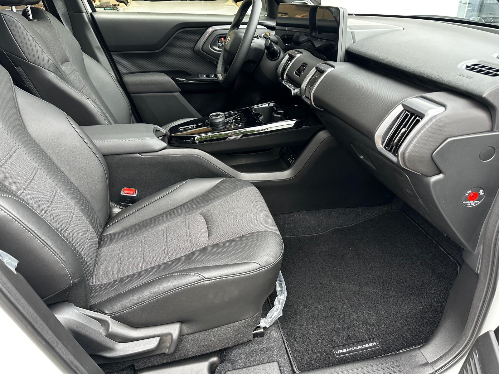 TOYOTA Urban Cruiser Premium AWD-image-12