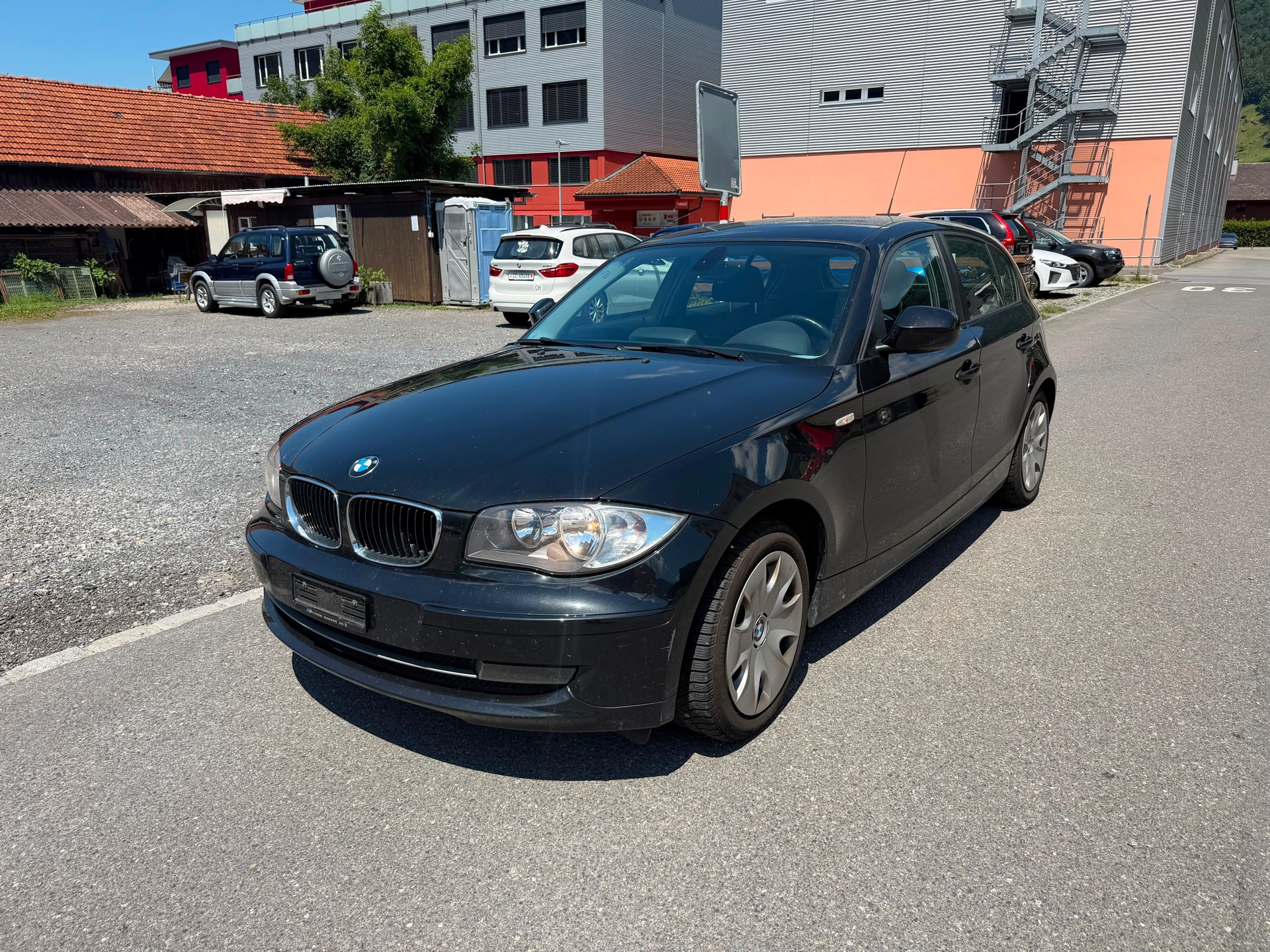 BMW 118d-image-1