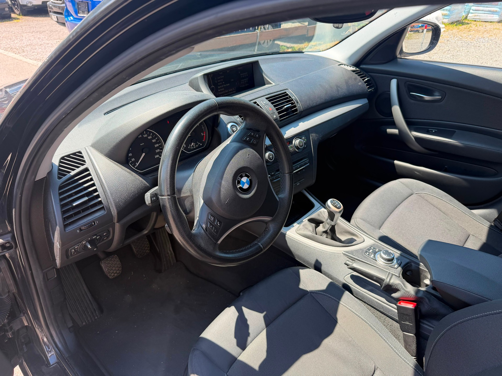 BMW 118d-image-7