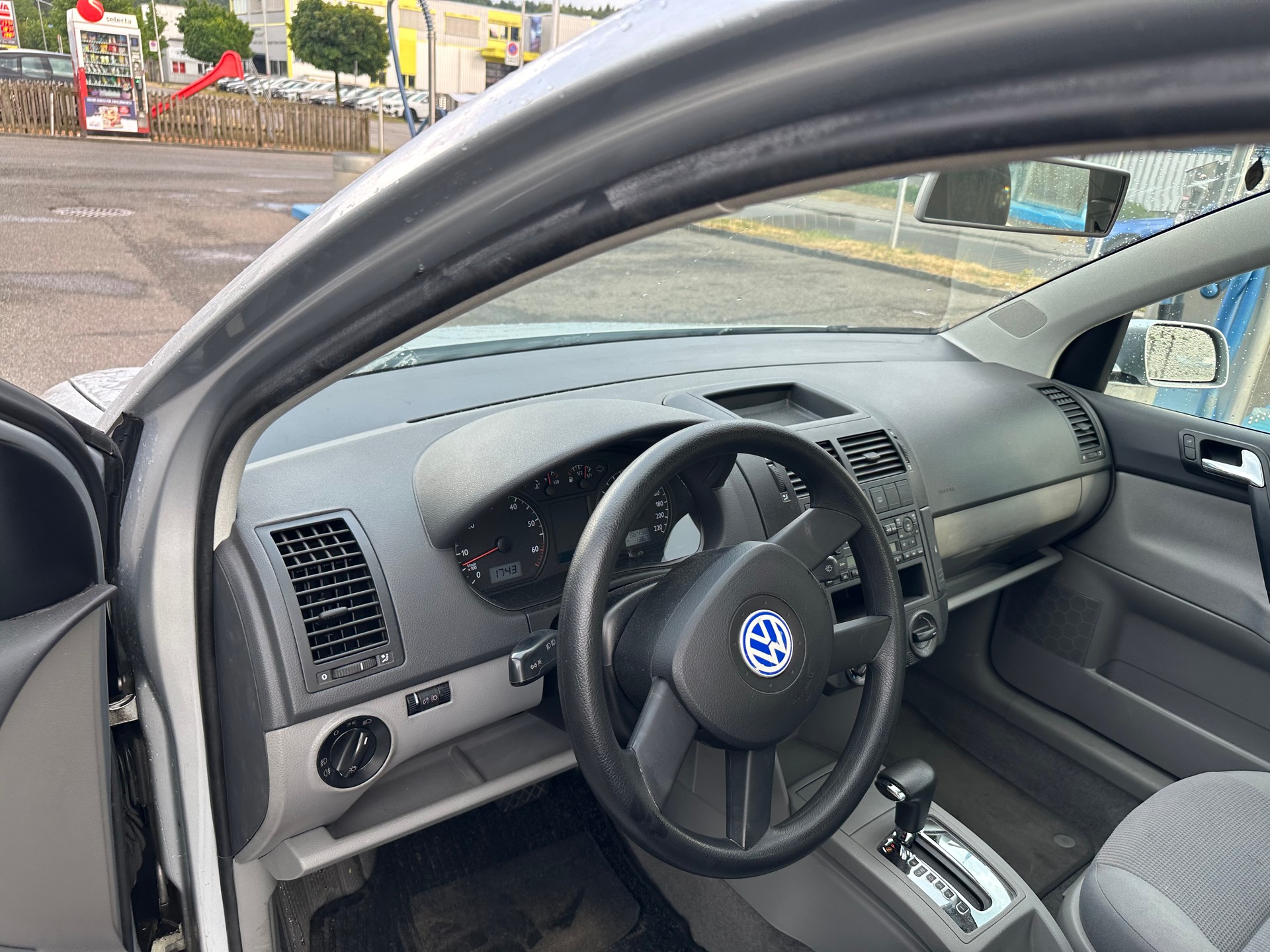 VW POLO-image-4