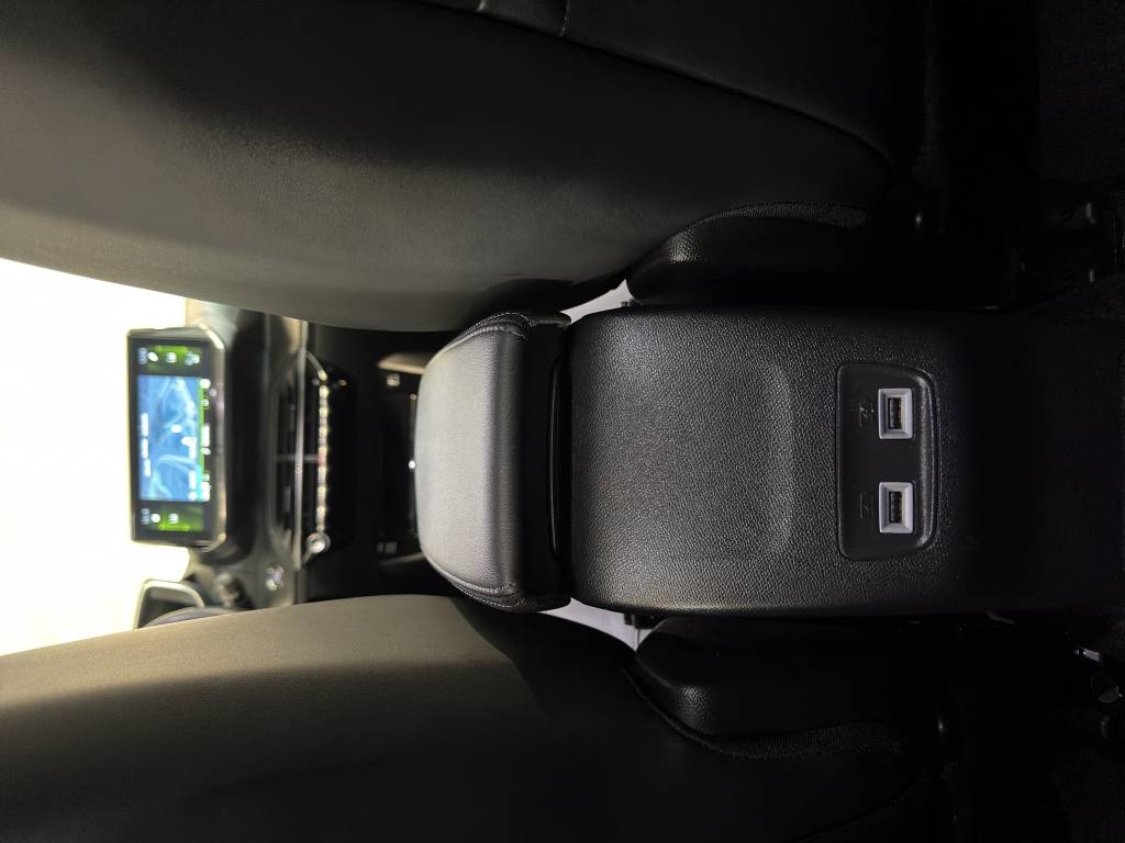 PEUGEOT 2008 1.2 PureTech Allure Pack EAT8-image-12
