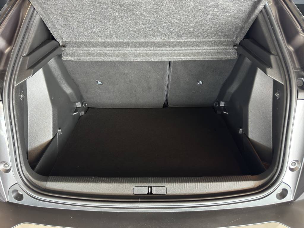 PEUGEOT 2008 1.2 PureTech Allure Pack EAT8-image-11