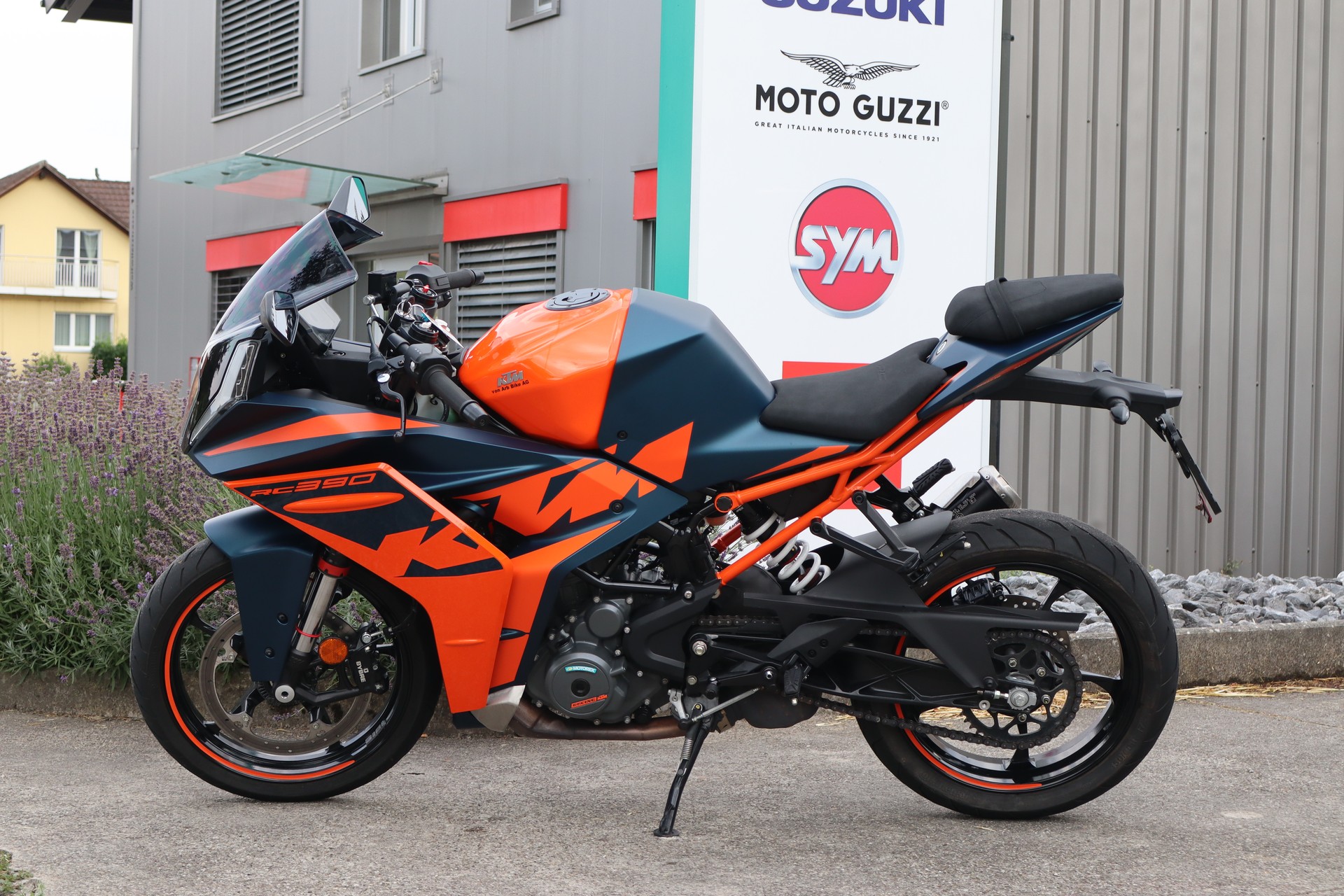 KTM RC 390 ABS-showroom-element-3