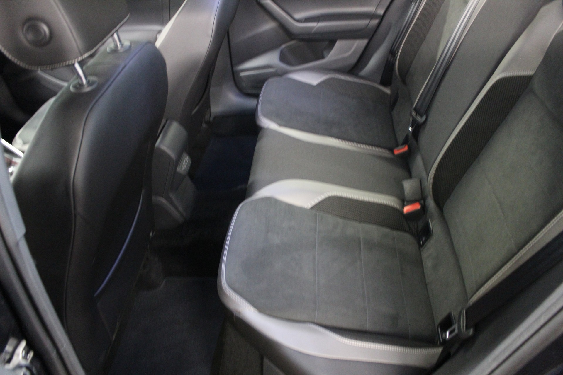 VW Polo 2.0 TSI GTI DSG-image-9
