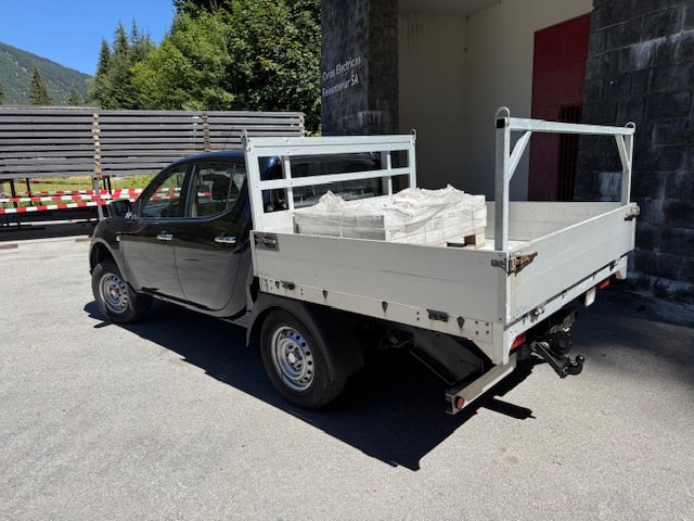 MITSUBISHI L 200 2.5 DID Invite Double Cab-image-3