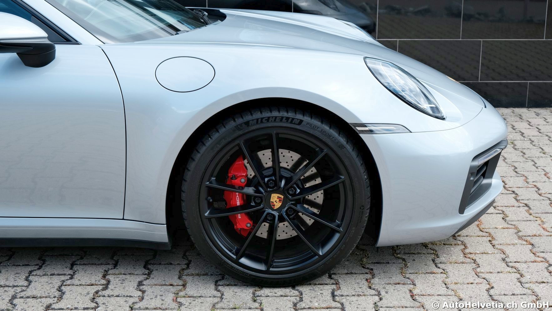PORSCHE 911 Carrera 4S-image-8