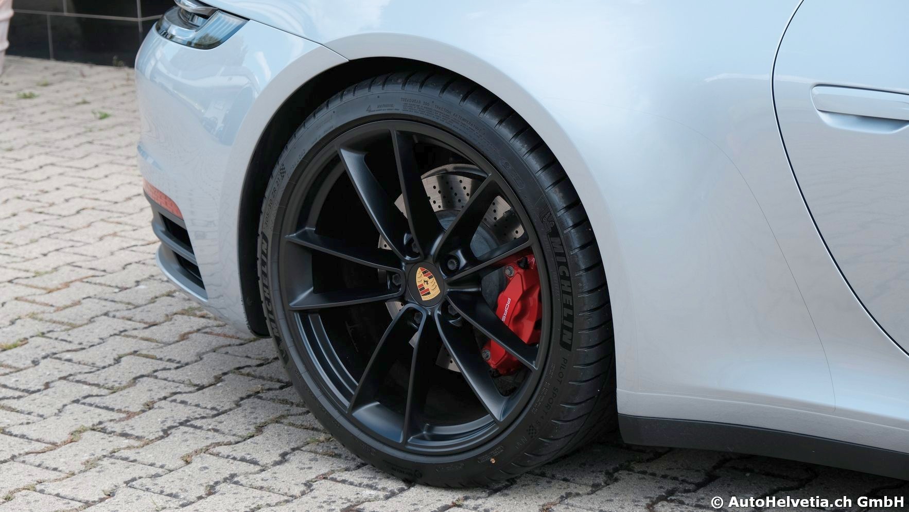 PORSCHE 911 Carrera 4S-image-9