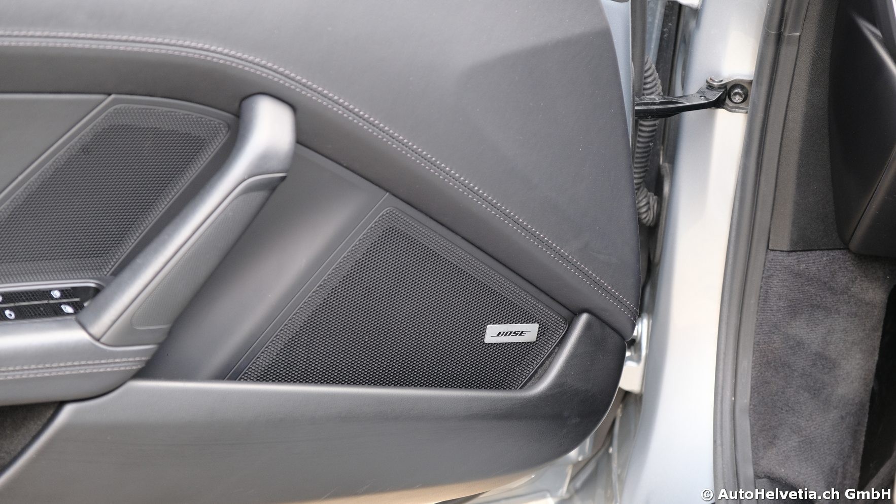 PORSCHE 911 Carrera 4S-image-17
