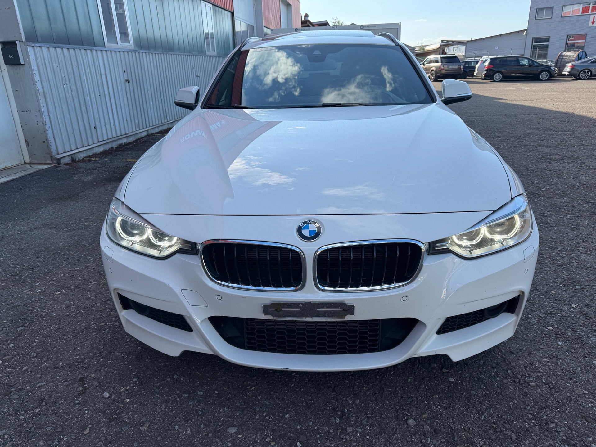 BMW 328i xDrive Touring Steptronic-image-2
