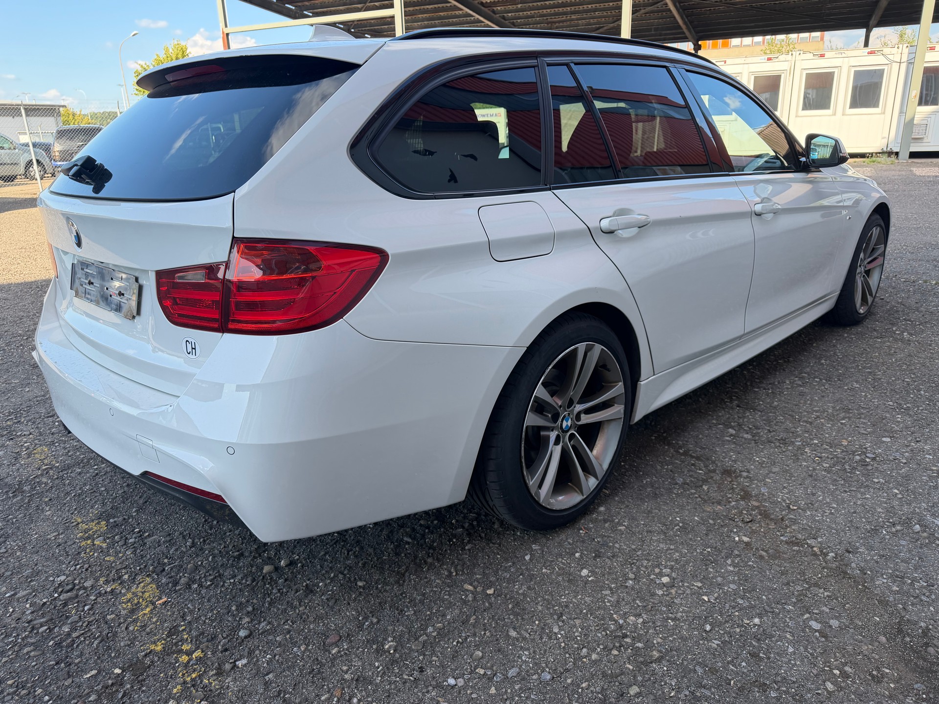 BMW 328i xDrive Touring Steptronic-image-4
