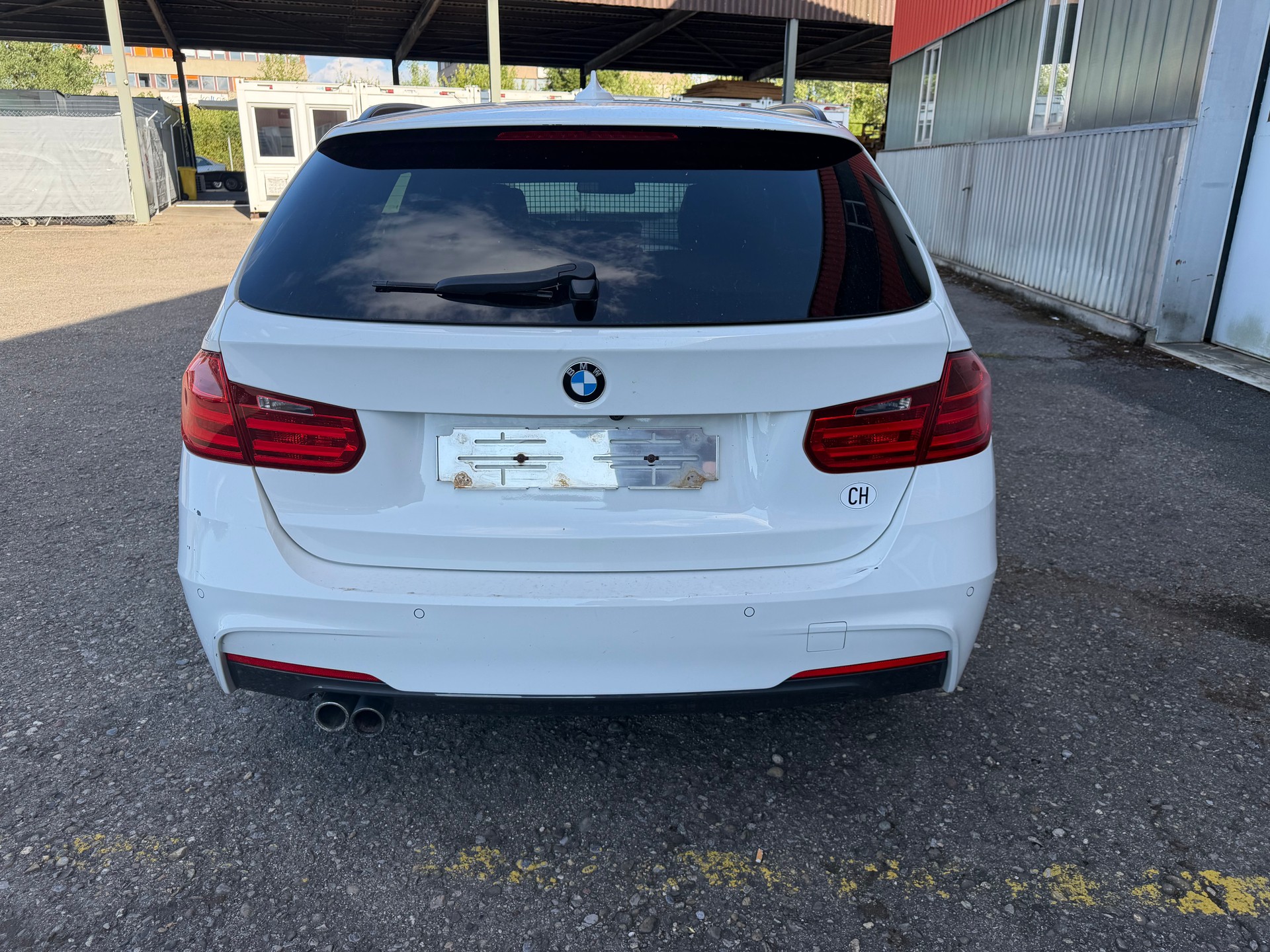 BMW 328i xDrive Touring Steptronic-image-3