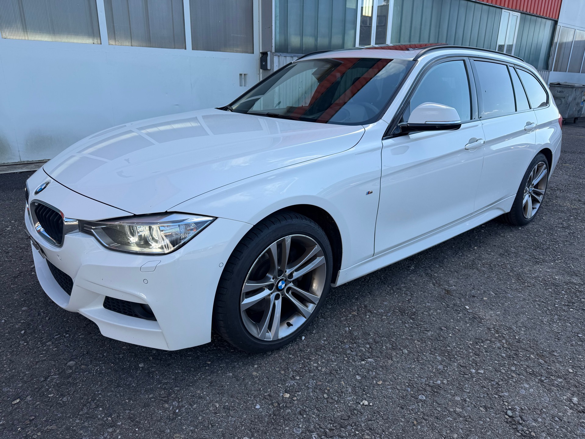 BMW 328i xDrive Touring Steptronic-image-0