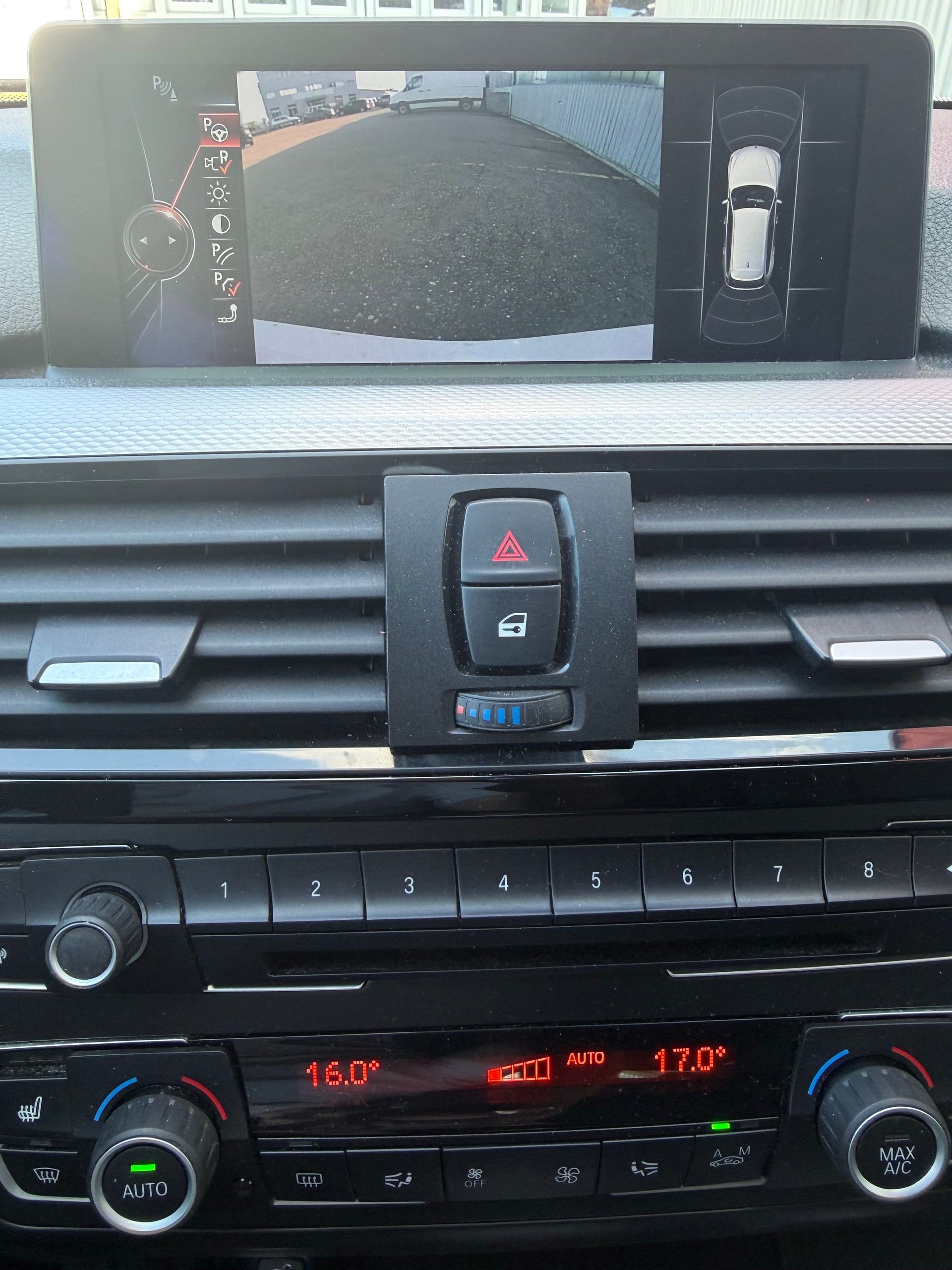 BMW 328i xDrive Touring Steptronic-image-11