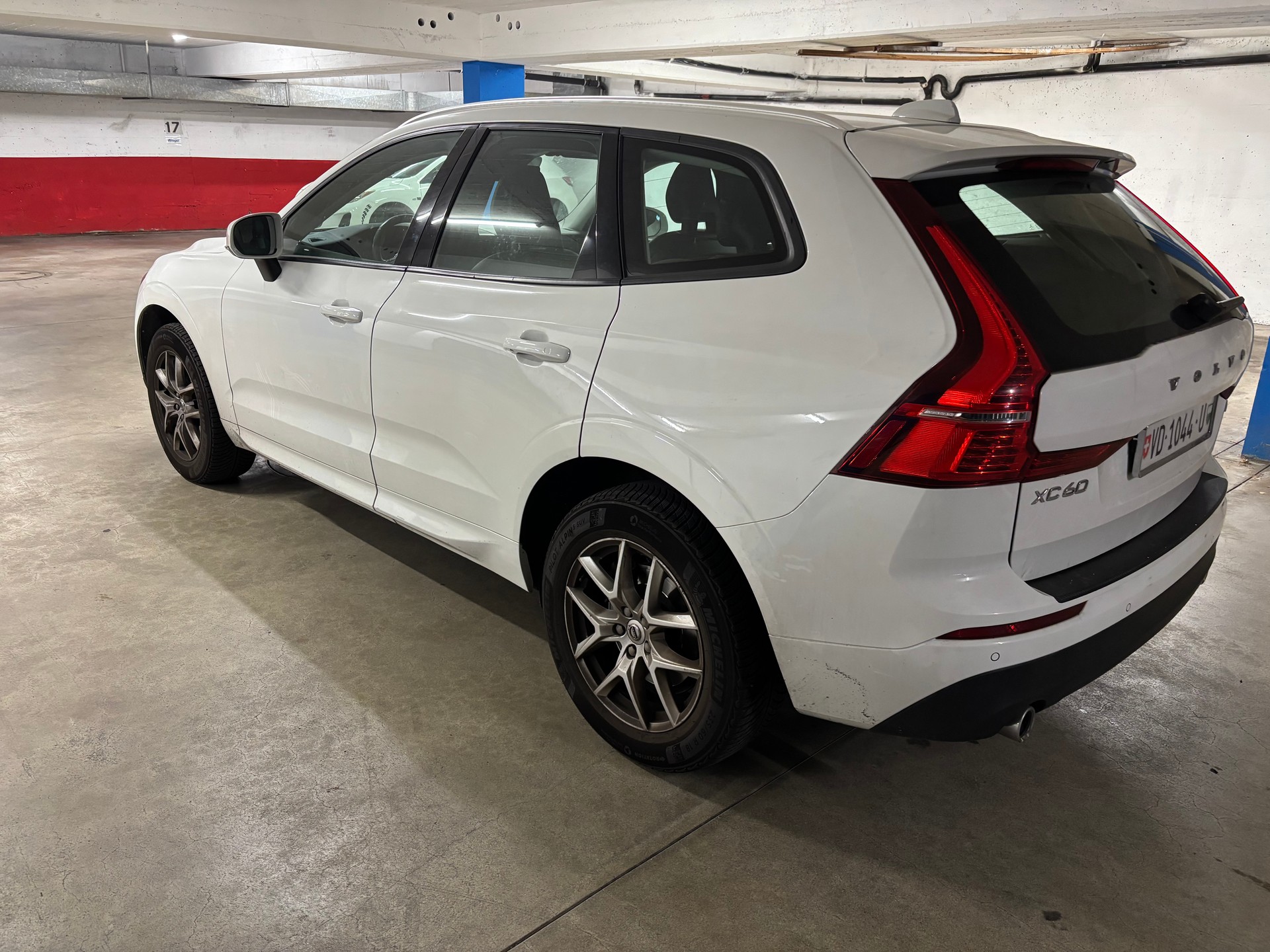 VOLVO XC60 D4 AWD Inscription Geartronic-image-2