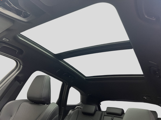 BMW iX1 eDrive 20 Ed. M Sport-image-12