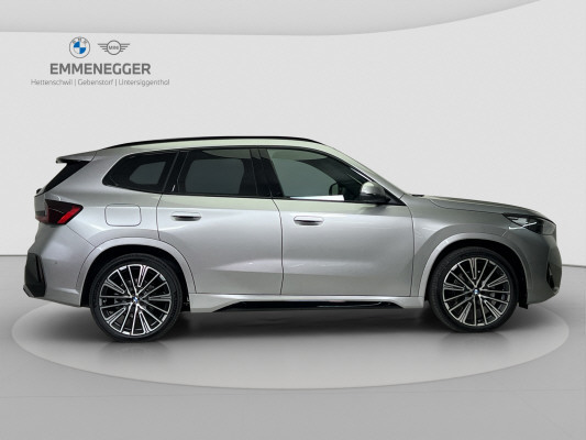 BMW iX1 eDrive 20 Ed. M Sport-image-5
