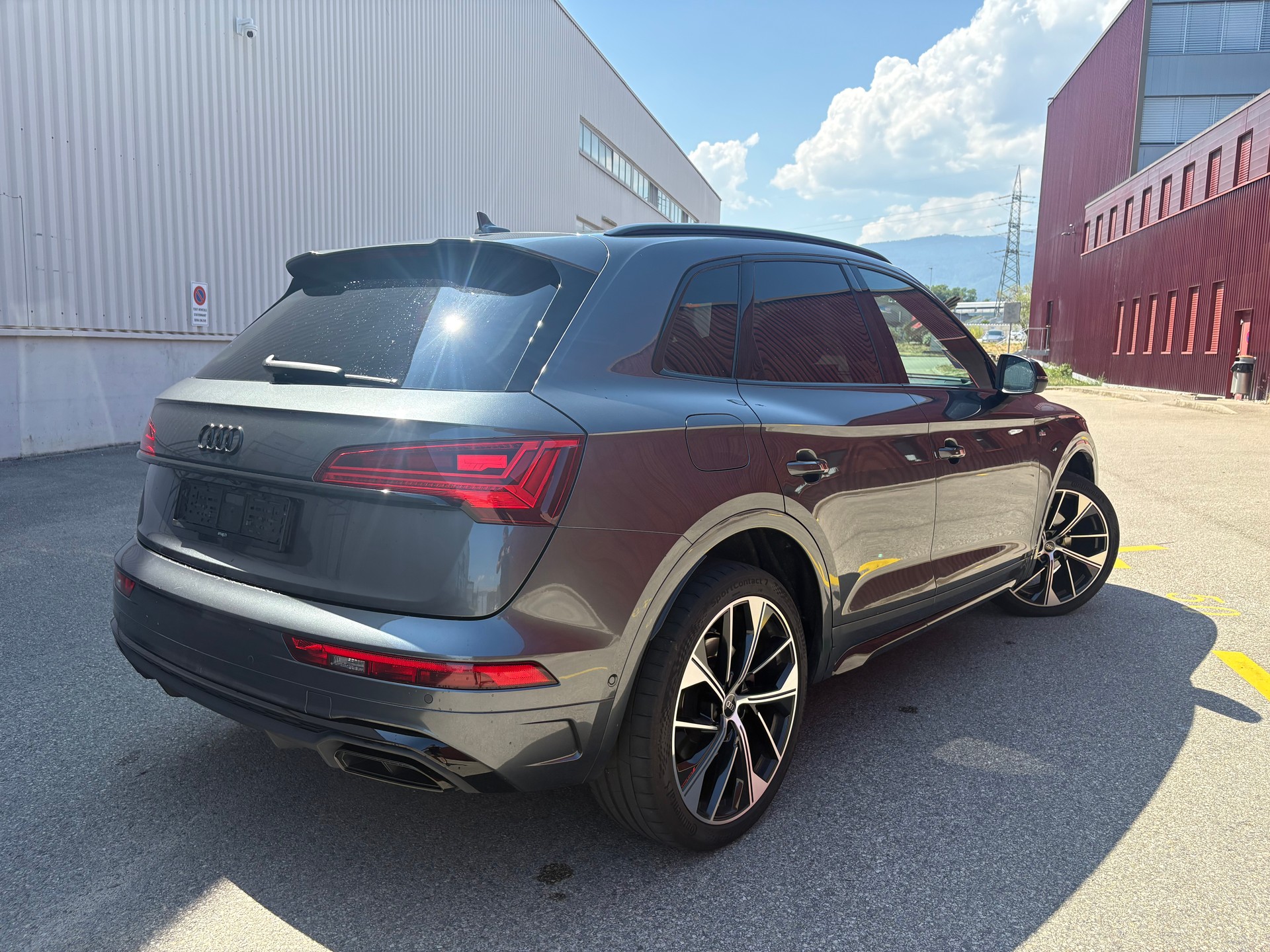 AUDI Q5 40 TDI S-line quattro S-tronic-image-2